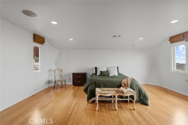 Building Photo - 321 Vía San Sebastian