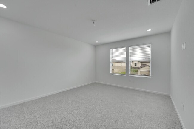 Building Photo - 662 Carlyle Wy