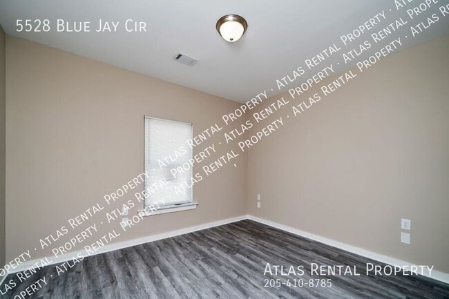 Building Photo - 5528 Blue Jay Cir
