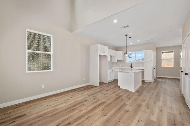 Building Photo - 110 Brooks Dr