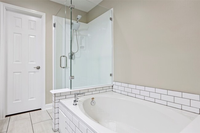 Building Photo - 134 S Walden Elms Cir