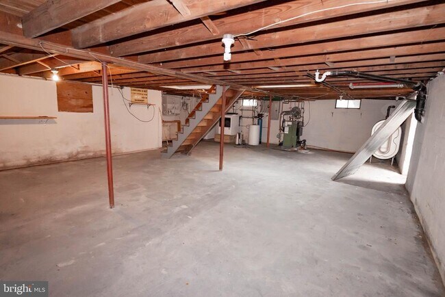 Building Photo - 912 Hilltown Pike