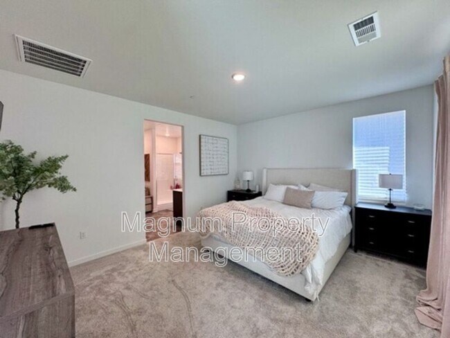Building Photo - 31615 Settlers Rd