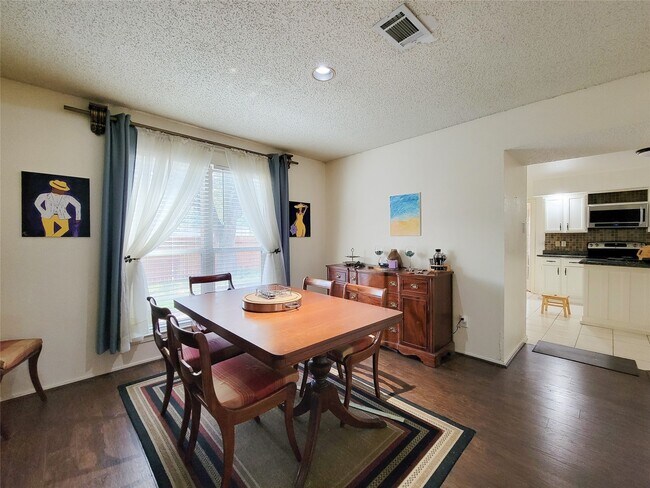 Building Photo - 25303 Avery Hill Ln