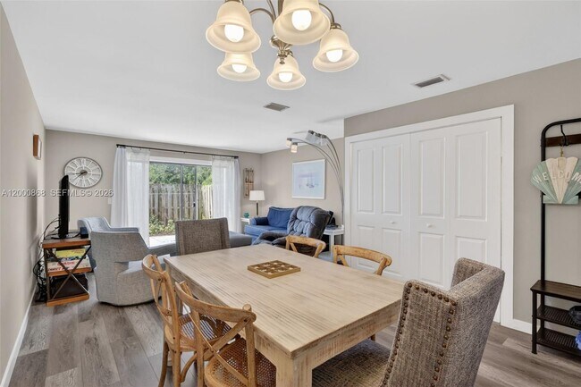 Building Photo - 9425 S Ocean Dr