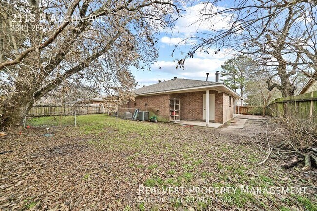 Building Photo - 2118 N Austin Ave