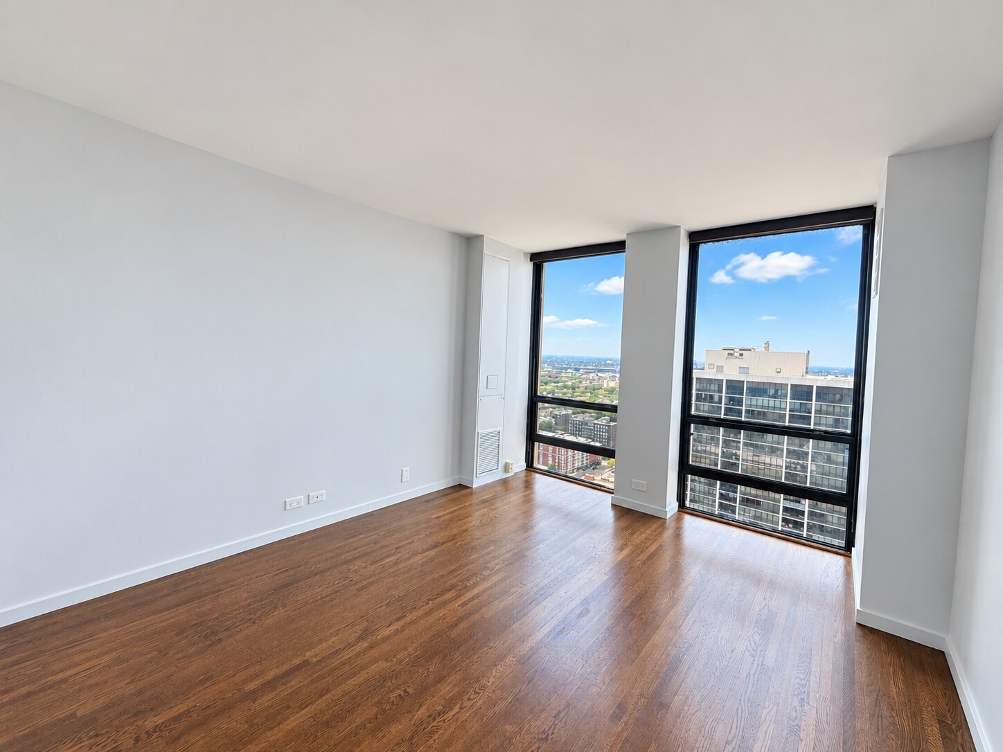Building Photo - 1660 N La Salle Dr