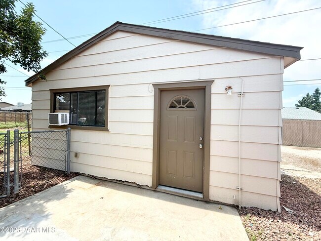 Building Photo - 4558 N Miner Rd