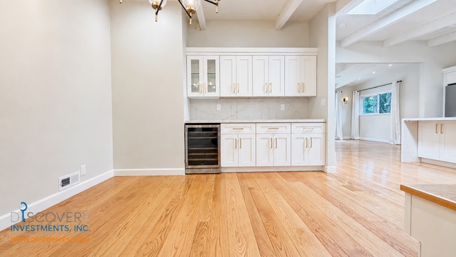 Building Photo - 6323 Girvin Dr