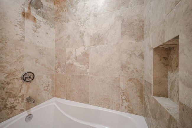 Building Photo - 7121 E Rancho Vista Dr