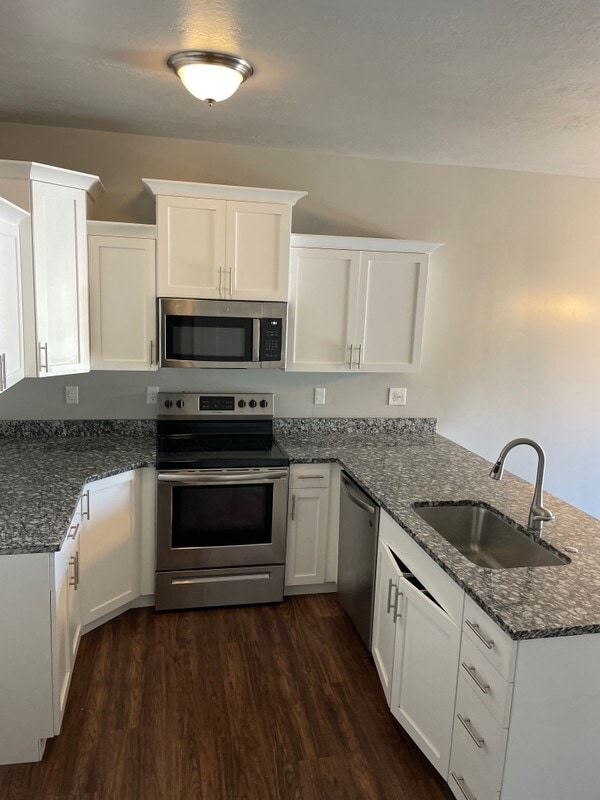 Building Photo - 847 Gleneagle Ct