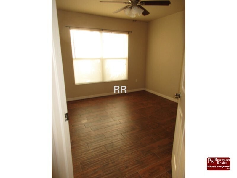 Building Photo - Santa Barbara Villas