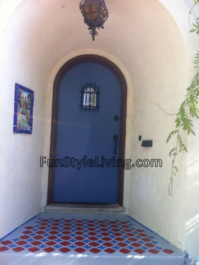 Building Photo - Charming Mediterranean Circa 1937 House