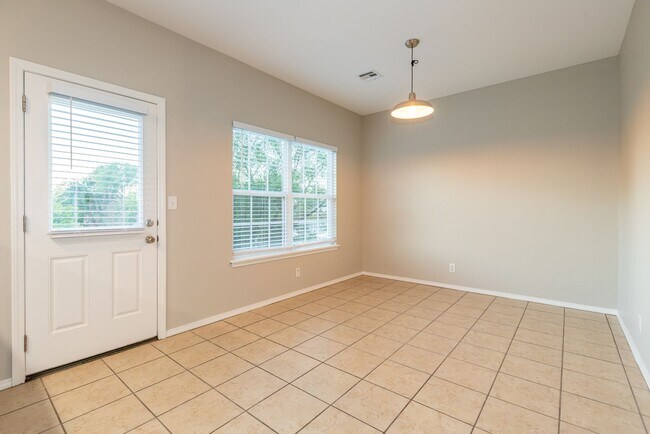 Building Photo - 3 Bed | 2.5 Bath in Broken Arrow!