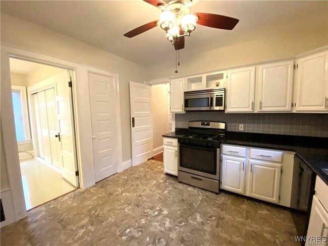 Building Photo - 32 Highland Ave