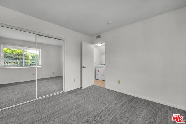 Building Photo - 4076 Tropico Way