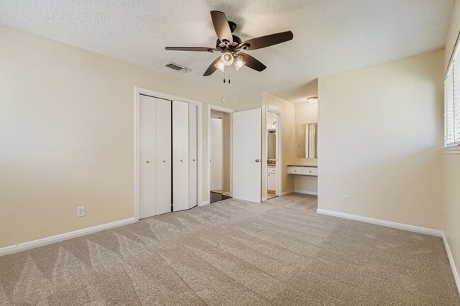 Building Photo - 5313 Basswood Ln
