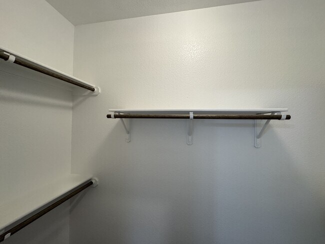 Building Photo - 612 Parkfield Ln