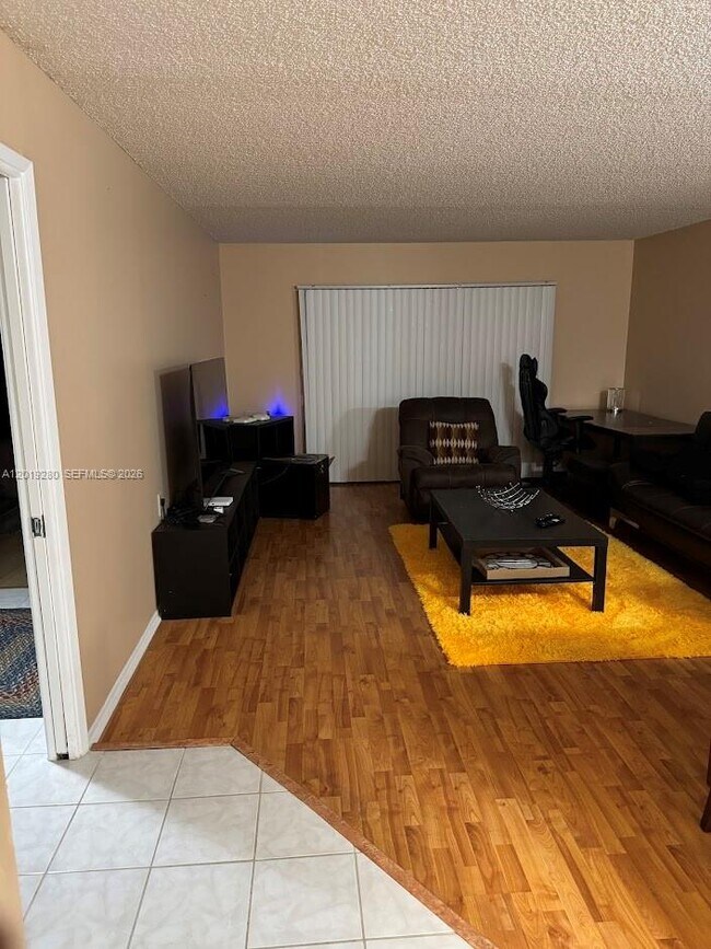 Building Photo - 4602 Martinique Way