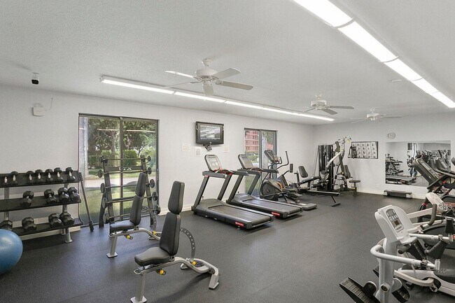 Building Photo - 14527 Bonaire Blvd
