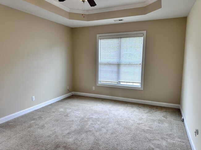 Building Photo - 114 Hills Lorough Loop