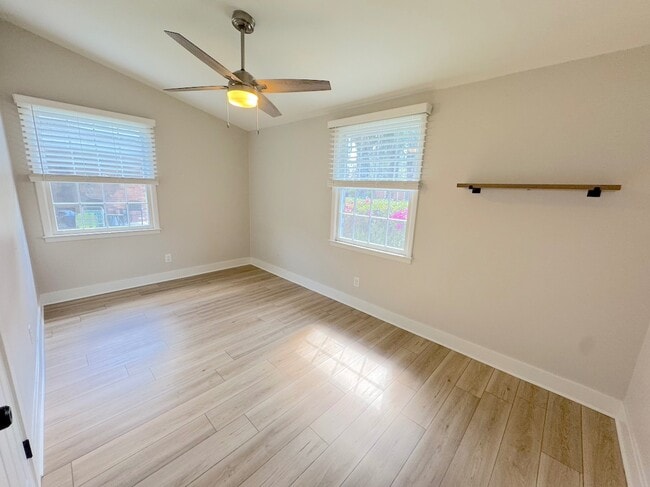 Building Photo - 324 Tanglewood Rd