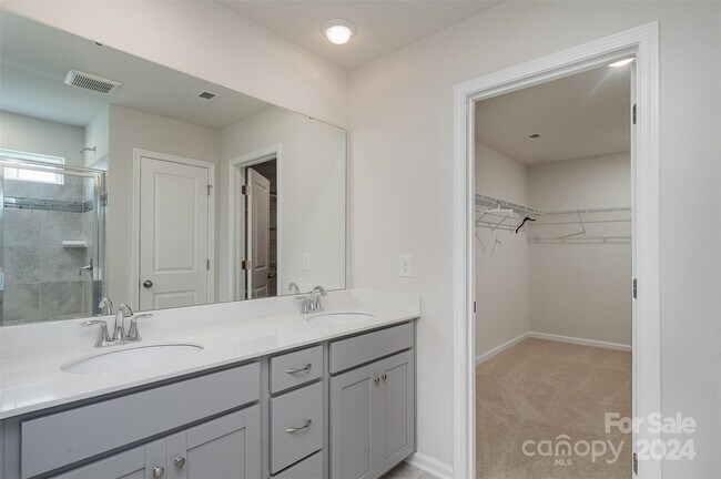 Building Photo - 15115 Moulin Ct Dr