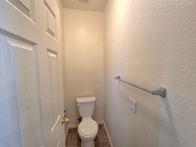 Building Photo - 609 W Rio Vista Ln