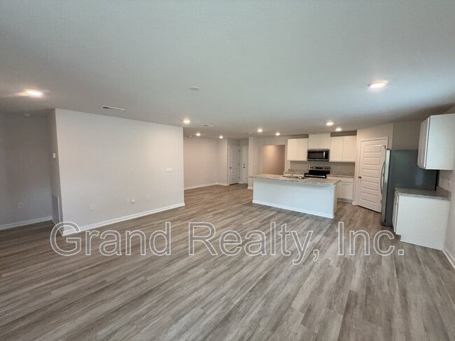 Building Photo - 4955 Red Cedar Rd