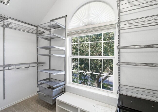 Building Photo - Gated Schertz Home with Loft, Greenbelt and Community Pool!