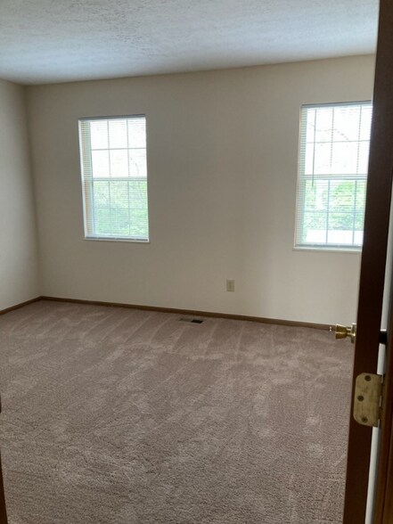 Building Photo - 6020 Godown Rd