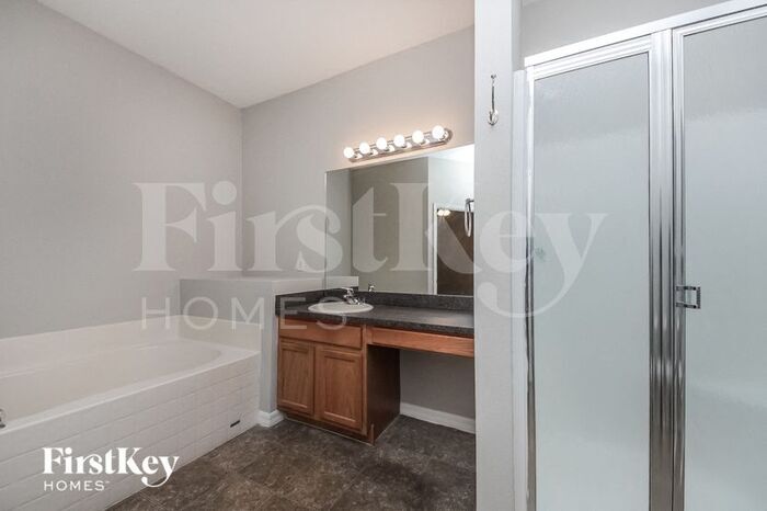 Building Photo - 4423 Ponds Dr