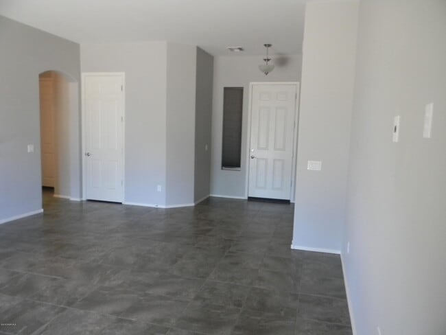 Building Photo - 3975 N Gower Dr