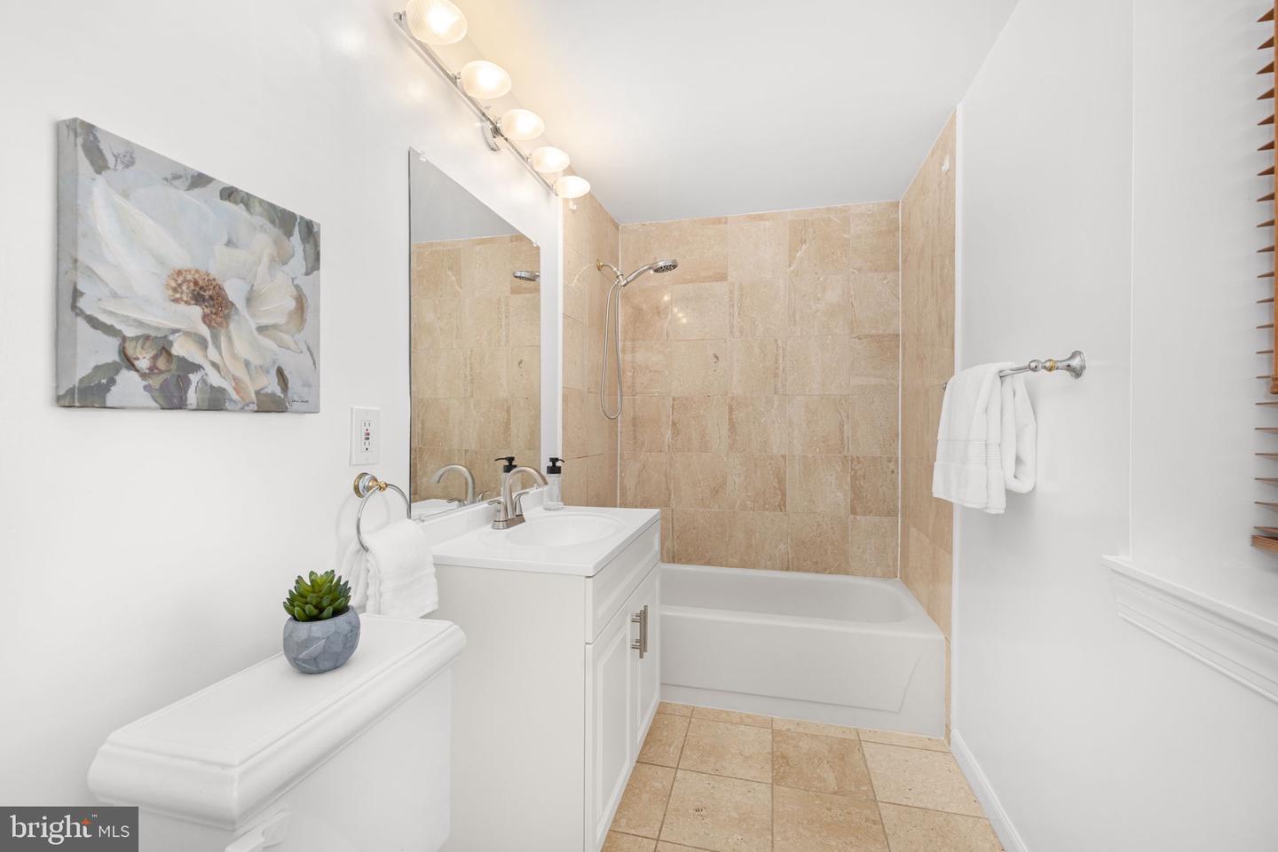 Building Photo - 1930 New Hampshire Ave NW