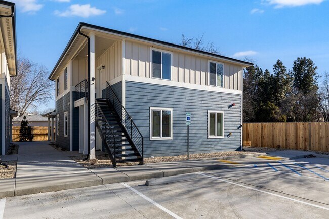 Building Photo - 3322 N Cole Rd