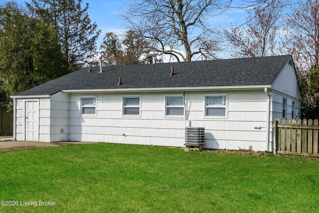 Building Photo - 9613 El Prado St