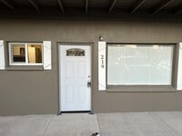 Building Photo - Centrally located Apartment