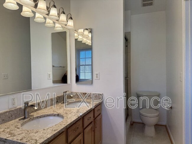 Building Photo - 12914 Woods View St