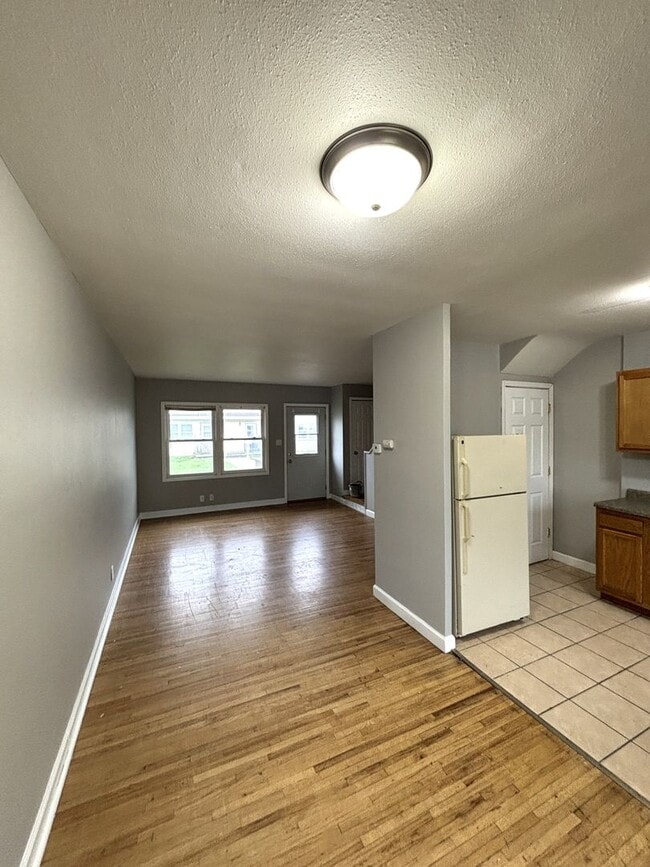 Building Photo - 2 bedroom townhome with walk out basement for rent in Waterloo!