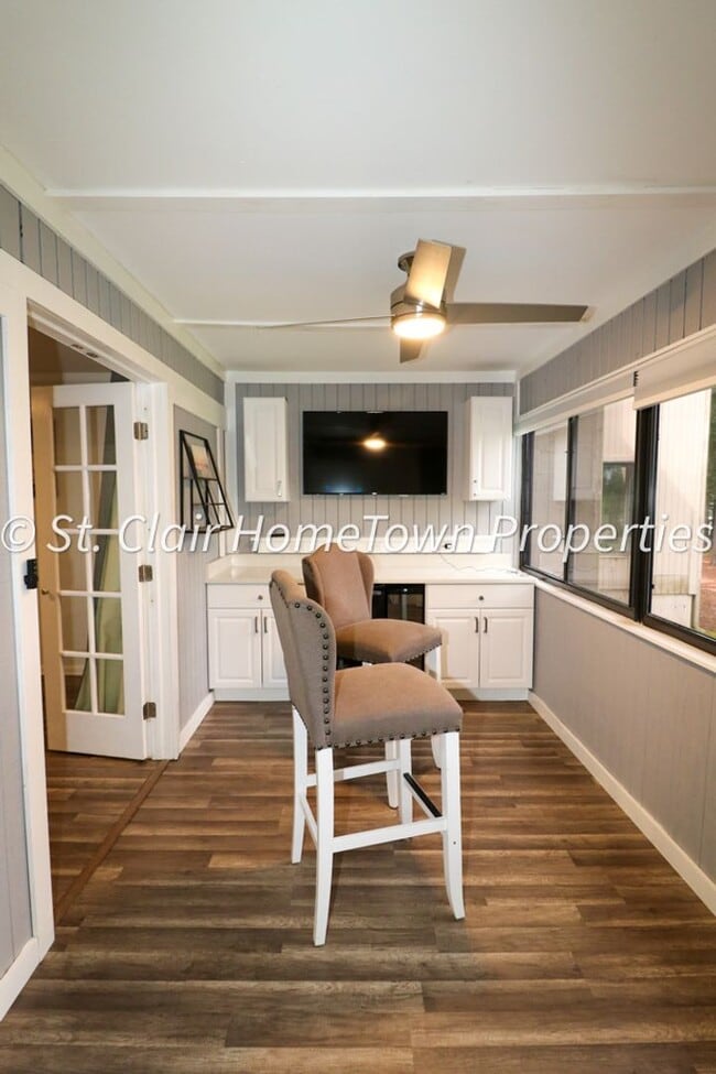 Building Photo - Waterfront Condo