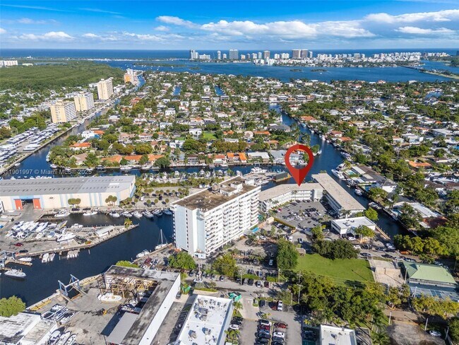 Building Photo - 13105 Ixora Ct