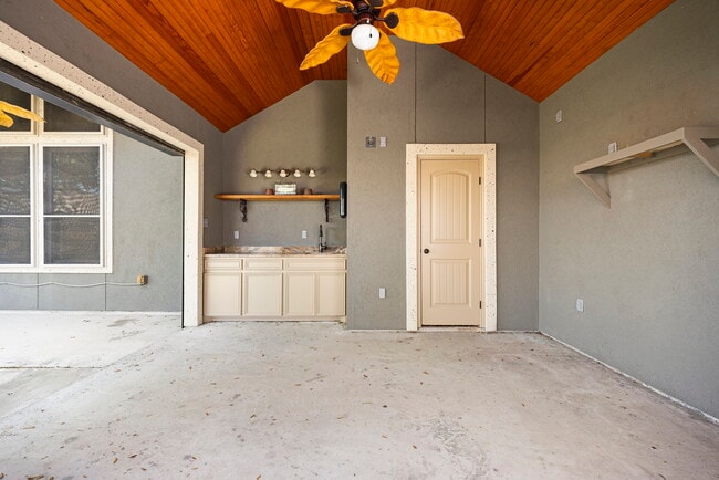 Building Photo - 3805 Kangaroo Ct