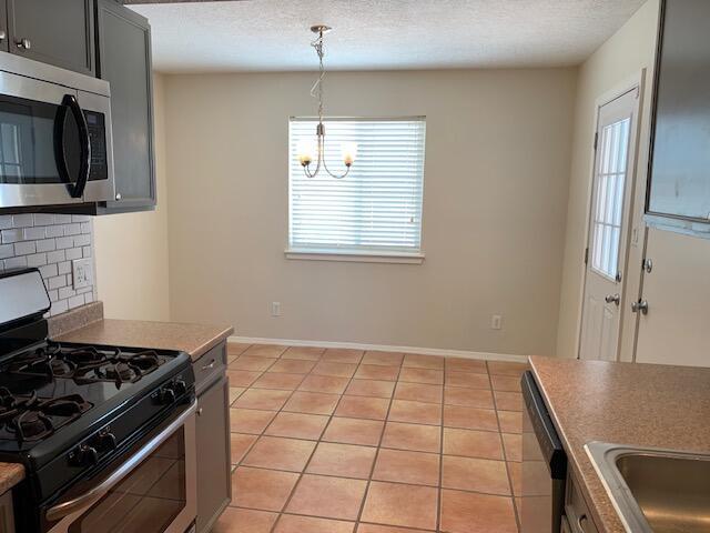 Building Photo - 4 Rainbow Rd