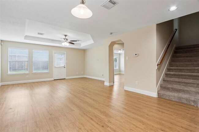 Building Photo - 8907 Grand Villa Ln