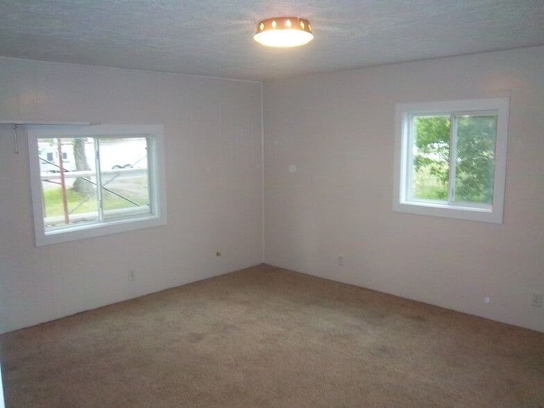 Building Photo - 407 S 100 E