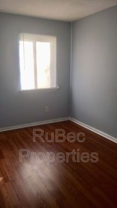 Building Photo - 6024 Spanish Oak Rd