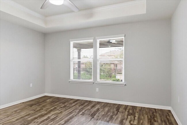 Building Photo - 532 Hereford Ln