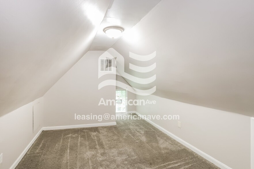 Building Photo - 318 Purcell Ave