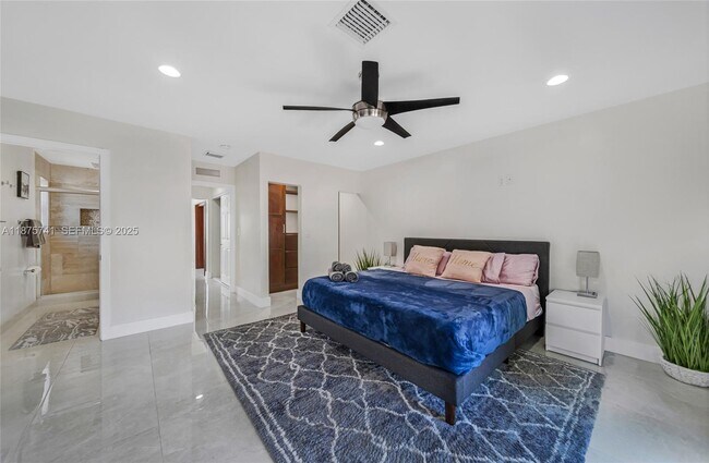 Building Photo - 31 SE 12th St