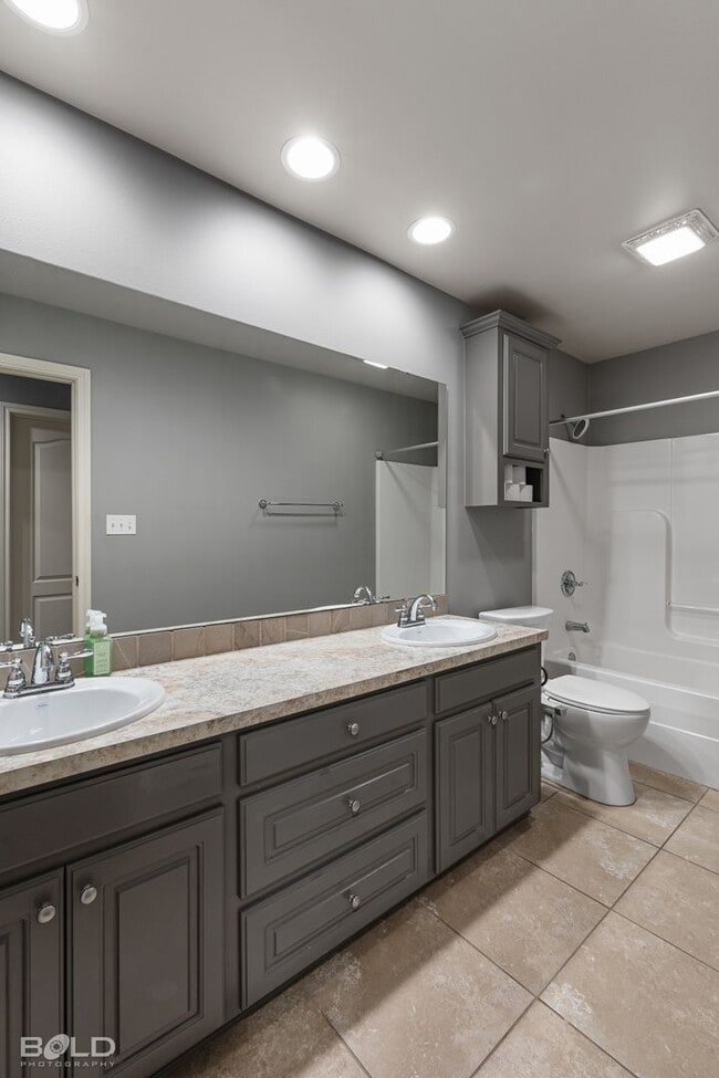 Building Photo - Check Out this 3 bed 2 bath in Benton